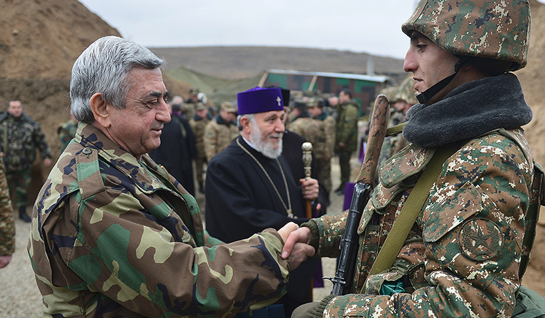 Նախագահը Վեհափառ հայրապետի ուղեկցությամբ տարեմուտին մեկնել է մարտական դիրքեր