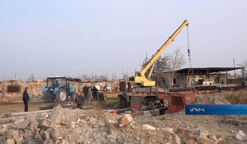 What to do to keep fish in water, and water in Ararat Valley: The issue of artesian wells