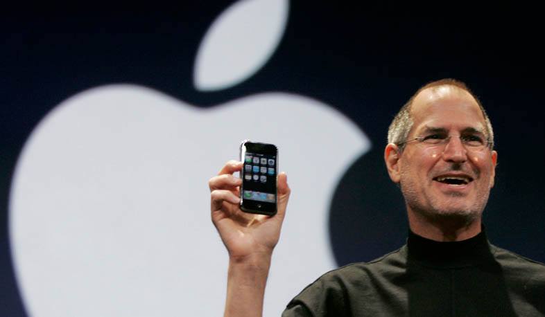 «Apple-ոմանները» տոնում են առաջին iPhone-ի տասնամյակը. Ջոբսի նոր կենսագրականը՝ անձնական կյանքի մասին