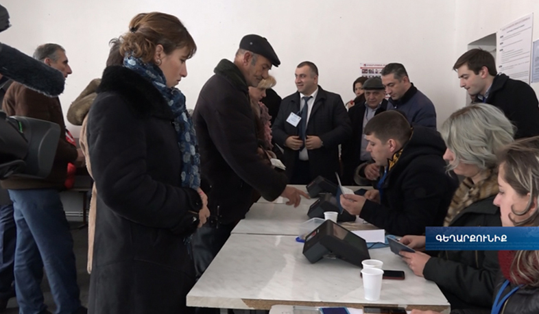 To exclude double voting: new electronic registration devices introduced at polling stations
