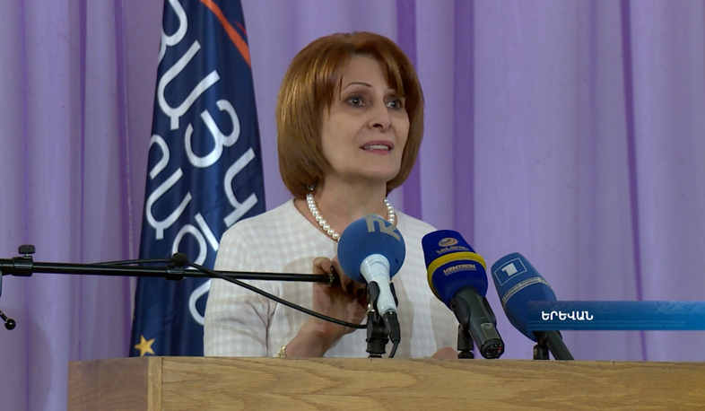 Armenian Revival party meets with Erebuni voters to talk about election platform