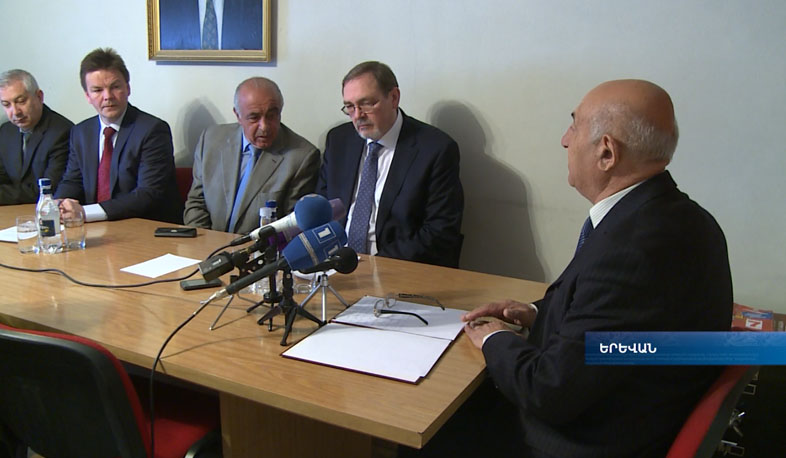 Communists receive Russian Ambassador to Armenia