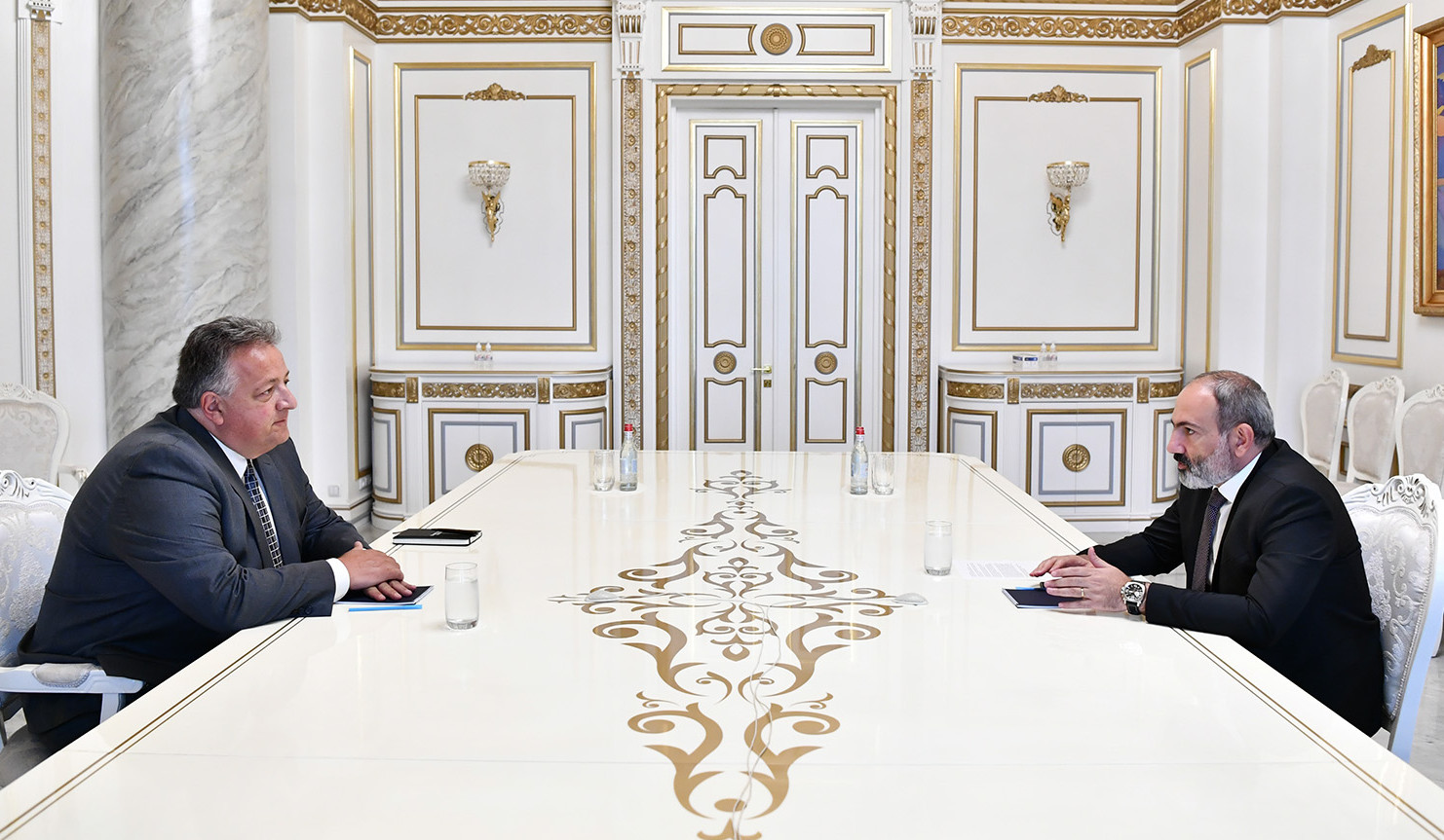 Նիկոլ Փաշինյանը հյուրընկալել է Նուբար Աֆեյանին