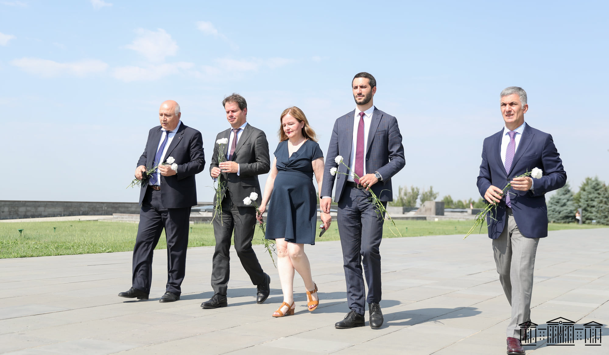 Весь мир должен признать Геноцид армян, как это сделала Франция: Натали Луазо