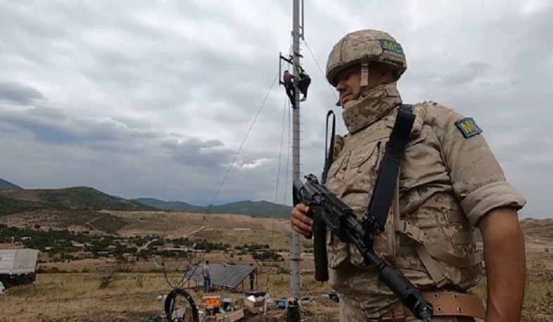 Российские миротворцы обеспечили безопасность при установке современных солнечных панелей на сотовые вышки в отдаленных сёлах Арцаха