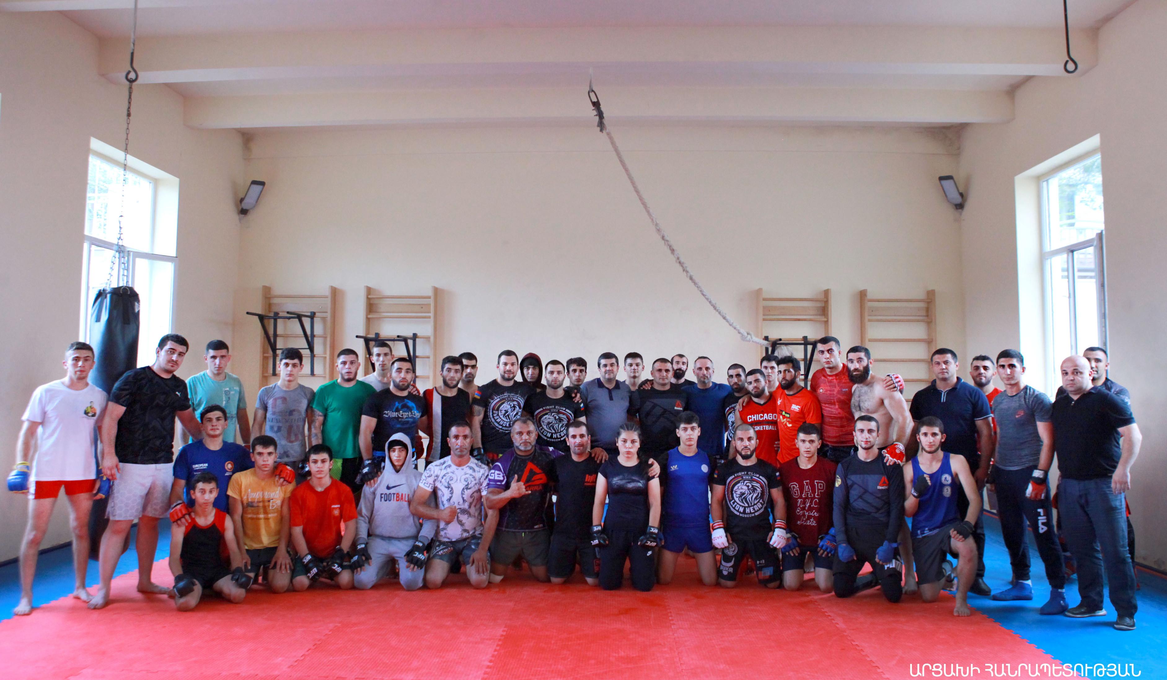 Արայիկ Հարությունյանը հետևել է «Львиное сердце» մարտական ակումբի տղաների կողմից Ստեփանակերտում անցկացվող վարպետության դասերին