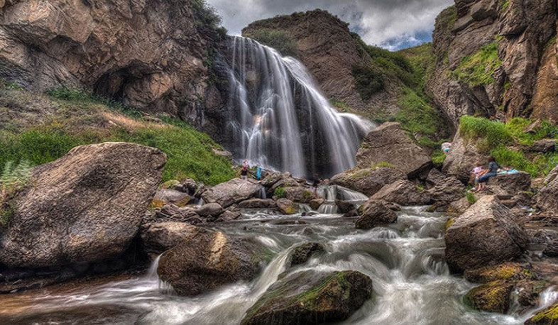 Ռոմանոս Պետրոսյանը Թռչկանի ջրվեժի հարակից տարածքի աղտոտման և աղբահանության ոչ ճիշտ կազմակերպման դեպքերի առթիվ գրություններ է ուղարկել գերատեսչություններ