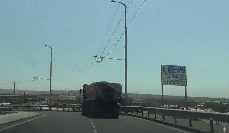 14 բեռնատարի վարորդ տուգանվել է. ոստիկաններն ու ԲԸՏՄ աշխատակիցներն ուժեղացված ծառայություն են իրականացրել