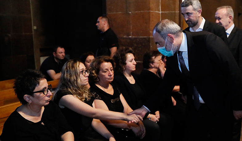 Նիկոլ Փաշինյանը մասնակցել է Արմեն Շեկոյանի հոգեհանգստի արարողությանը