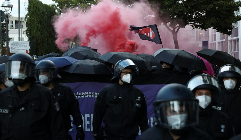 More than 60 policemen injured during Berlin protests