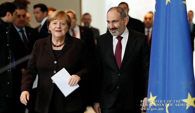 Almaniya Dağlıq Qarabağ münaqişəsinin sülh yolu ilə həllinə yönəlmiş səyləri dəstəkləməyə davam edəcək: Angela Merkel