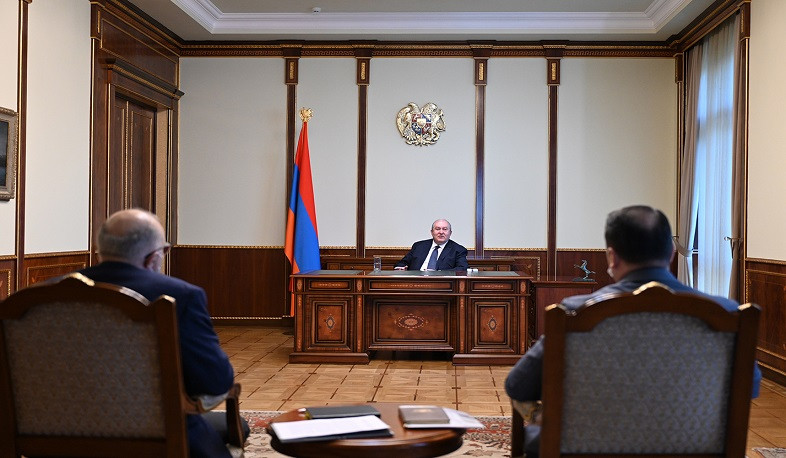 Armen Sargsyan “Hayastan” Fondunun icraçı direktoru ilə Artsaxda və Syunik bölgəsindəki proqramların prosesini müzakirə edib