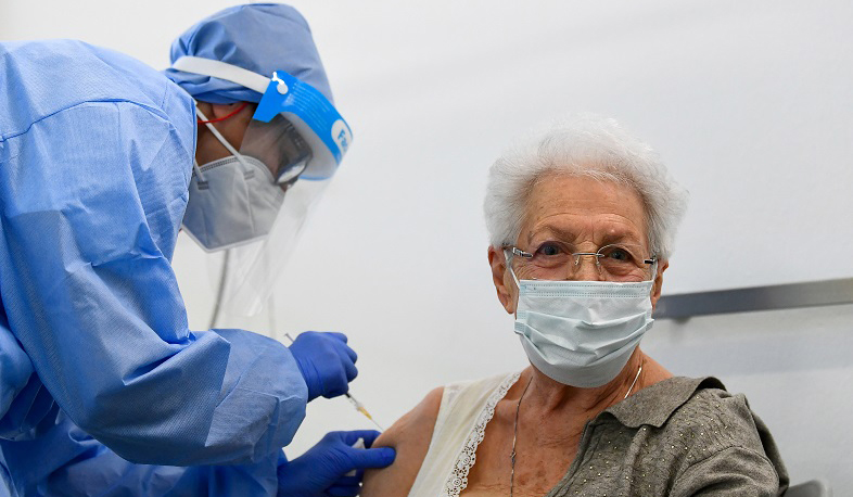 Italy makes Covid-19 'Green Pass' mandatory for restaurants, public transport