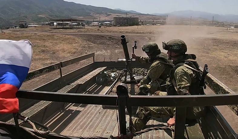 Russian peacekeepers practice tactics of ‘drifting’ mortar in mountains of Nagorno-Karabakh