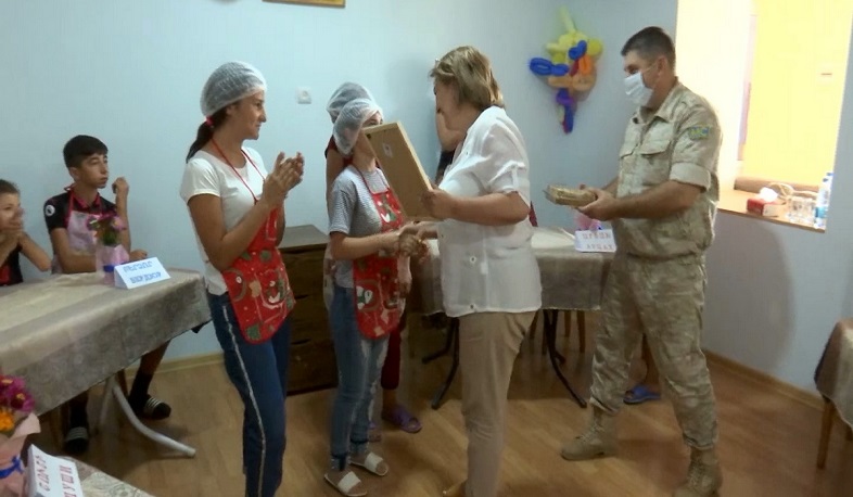 Российские миротворцы в Арцахе провели гуманитарную акцию для детей школы-интерната