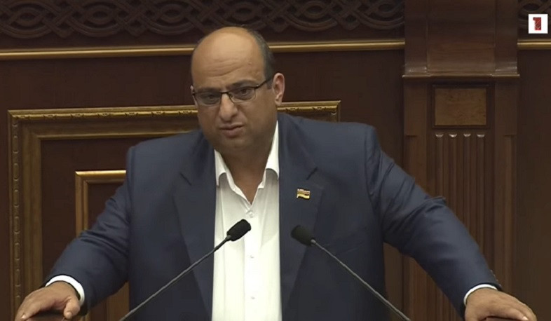 Տարածքային կառավարման, տեղական ինքնակառավարման, գյուղատնտեսության և շրջակա միջավայրի պահպանության հարցերի հանձնաժողովի նախագահի պաշտոնում առաջադրվել է Վահե Ղալումյանի թեկնածությունը