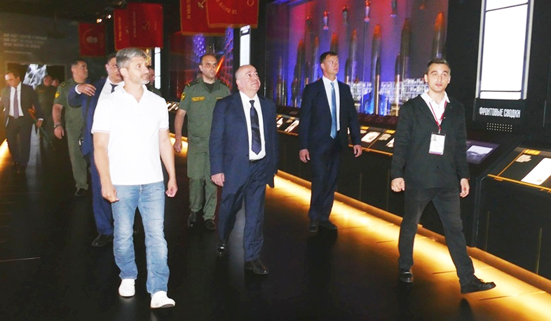 ER Müdfaiə naziri “Patriot” parkını ziyarət etdi