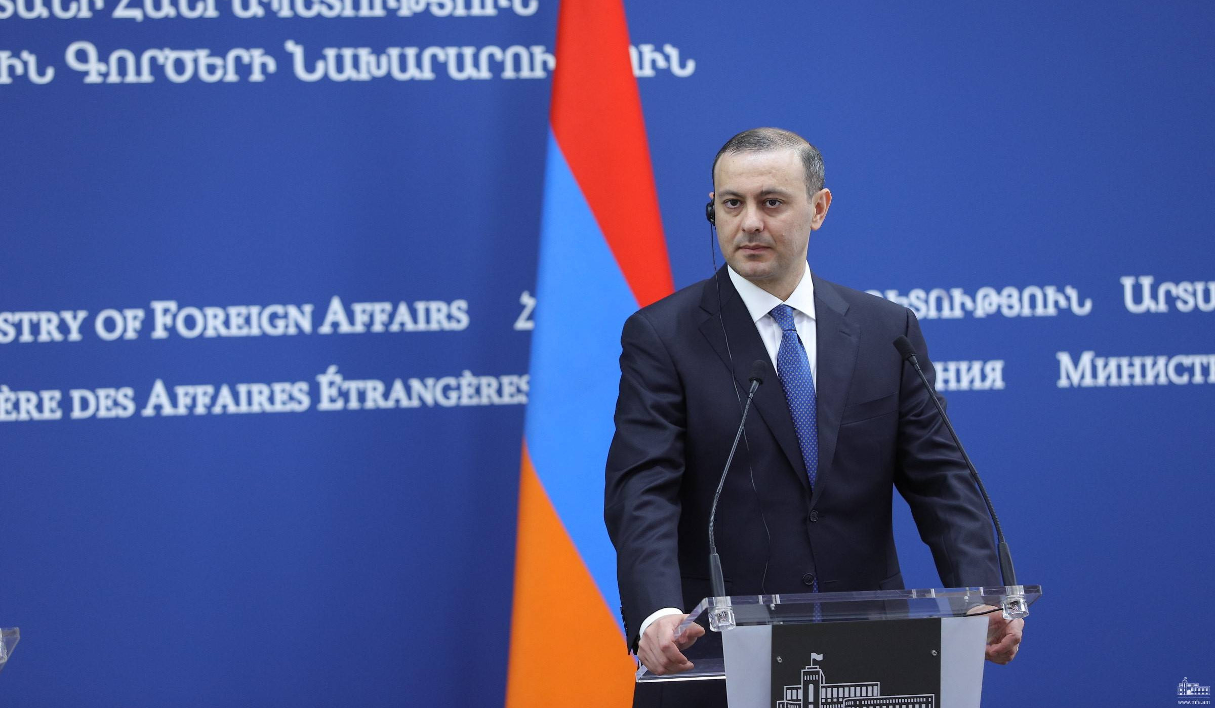 Армения и Арцах сталкиваются с проблемами безопасности: Армен Григорян