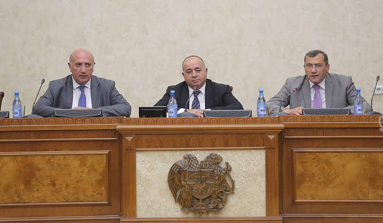 Արշակ Կարապետյանը ներկայացրել է պաշտպանության նախարարի նորանշանակ տեղակալ Կարեն Բրուտյանին