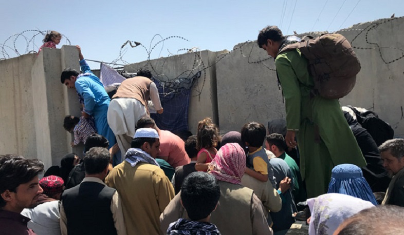 Пентагон пообещал две недели поддерживать безопасность в аэропорту Кабула