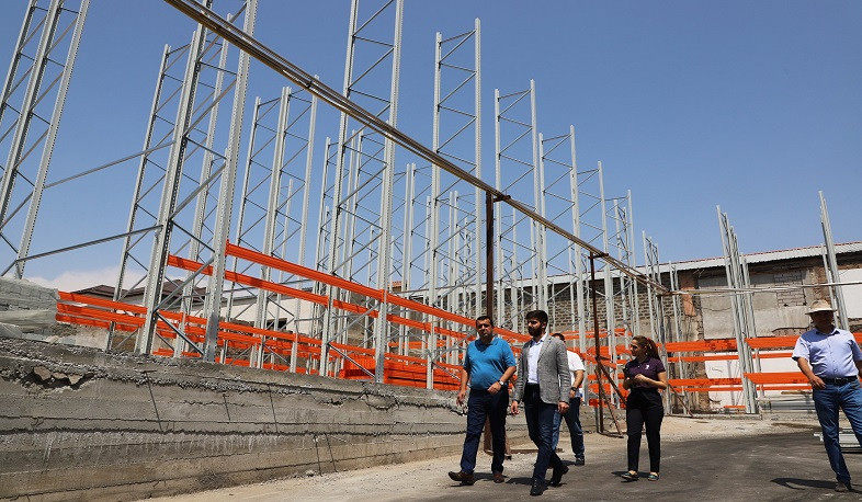 Խաղողի մթերման շրջանին ընդառաջ Արման Խոջոյանն այցելել է Պռոշյանի կոնյակի և Արարատի գինու գործարաններ