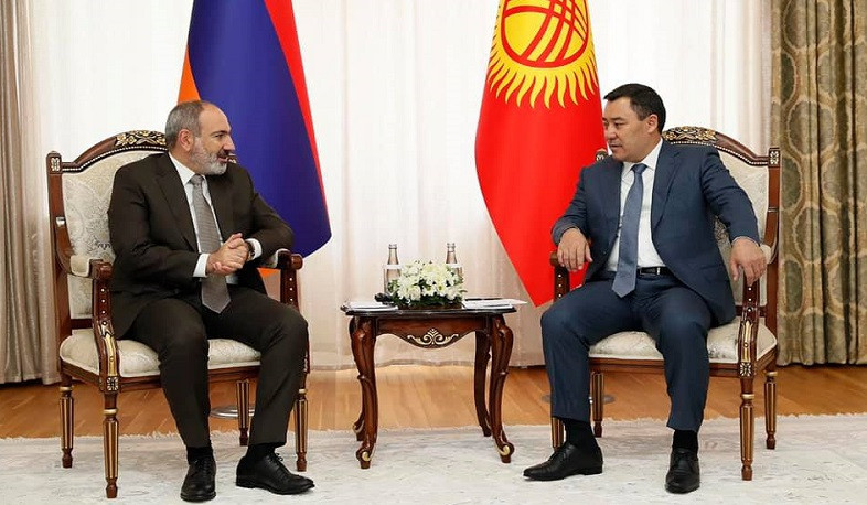 Никол Пашинян поздравил президента Кыргызстана с Днем Независимости