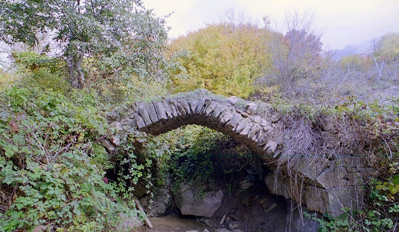 Азербайджанцы разрушили мост Макун в селе Мец Тахер Арцаха: Caucasus Heritage Watch
