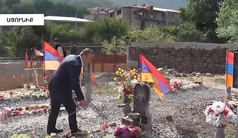 ԱԺ պատվիրակությունն այցելել է Գորիսի պանթեոն