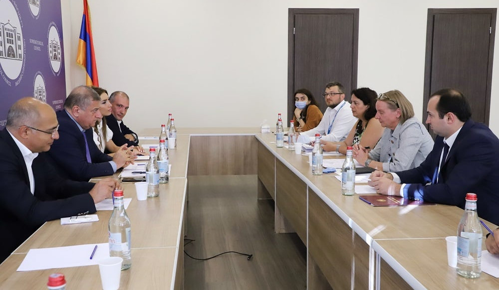 Գագիկ Ջհանգիրյանը հանդիպել է ՄԱԿ-ի փախստականների հարցերով գրասենյակի ներկայացուցիչների հետ