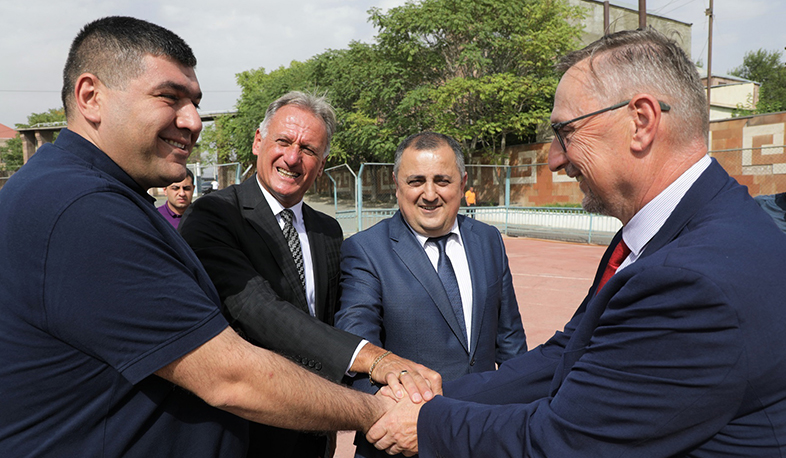 Նոր զարգացումներ՝ Արտաշատի քաղաքային մարզադաշտում աթլետիկական վազքուղու կառուցման աշխատանքներում