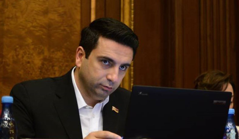 Delegation led Armenian Parliament’s Speaker Alen Simonyan left for Vienna on working visit