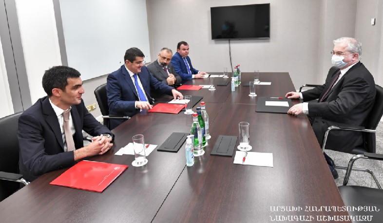 Arayik Harutyunyan meets with Russian Co-Chair of the OSCE Minsk Group Igor Khovayev