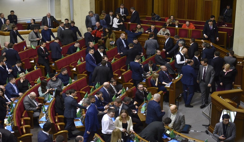 В Раде не исключили отправки в отставку правительства Украины в октябре
