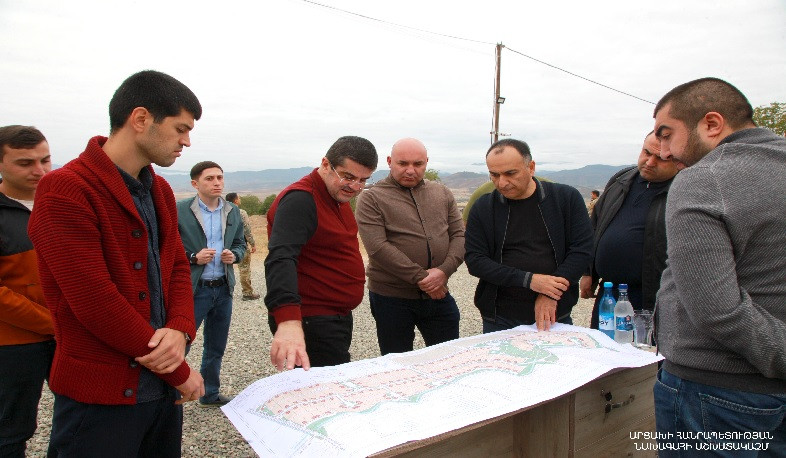 Artsaxda daha 650 ev tikiləcək: Arayik Harutyunyan evlərin təməli qoyma mərasimində iştirak edib