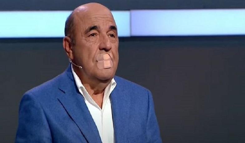 Депутат Рады заклеил себе рот скотчем в прямом эфире