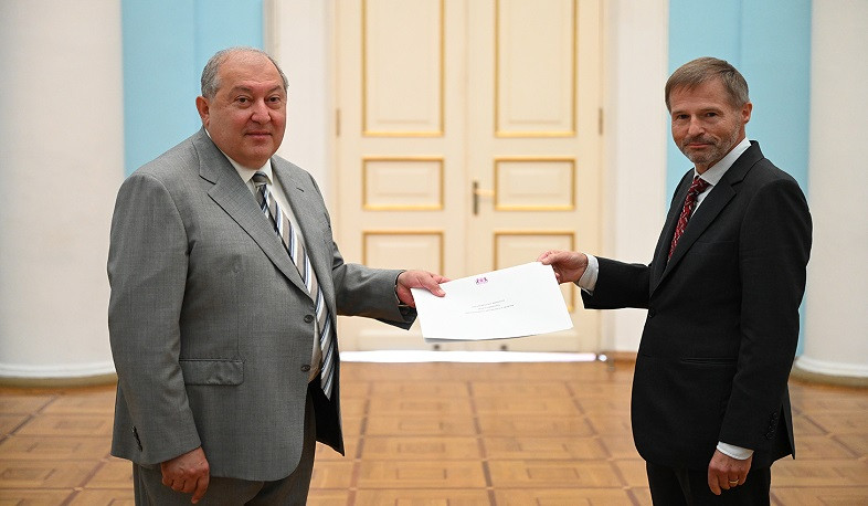 Belgian Ambassador to Armenia presented his credentials to Armen Sarkissian