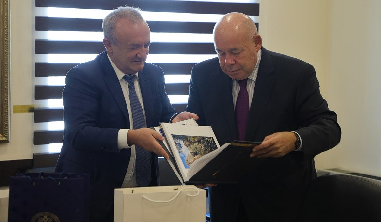 Vahram Dumanyan və Mixail Şvidkoy erməni mədəni irsinin qorunması məsələsini müzakirə edib