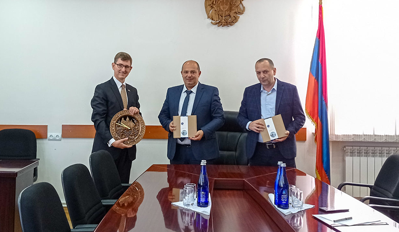 Տավուշի մարզպետն ընդունել է ՀՀ-ում Նիդերլանդների դեսպան Նիկոլաս Սխերմերսին