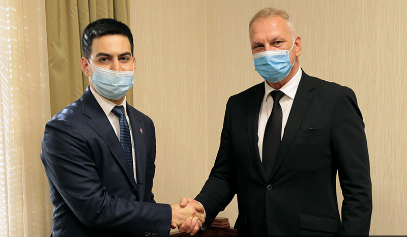 Ռուստամ Բադասյանն ընդունել է Լատվիայի հարկային և մաքսային ոստիկանության պատվիրակությանը