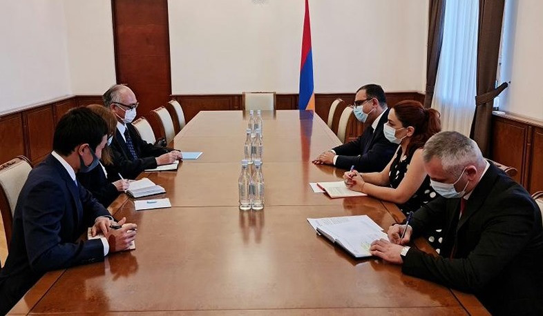 Tigran Xaçatryan Yaponiya səfirinə Hökumətin növbəti beş il üçün iqtisadi proqramını təqdim etdi