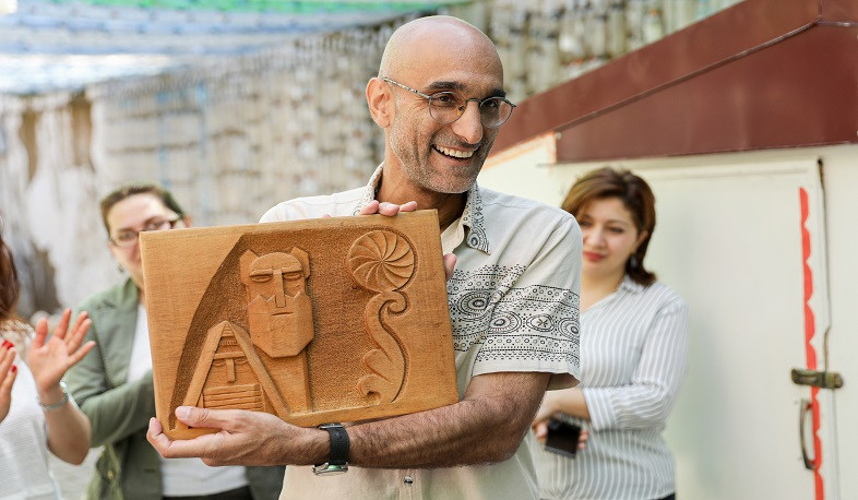 Aurora 2021-ci ilin mükafat sahibinə mükafatın 250 min dollarını Artsaxın təcili humanitar problemlərinin həllinə yönəltməyi təklif edəcək