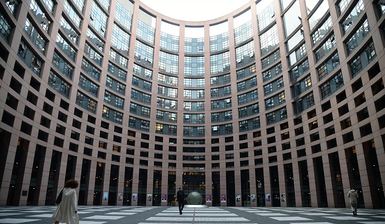 Европарламент призвал готовиться к наплыву мигрантов из Афганистана