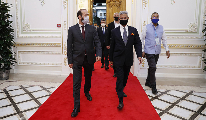 Ararat Mirzoyan briefed Indian Foreign Minister on situation created as a result of Azerbaijan’s infiltration into sovereign territory of Armenia