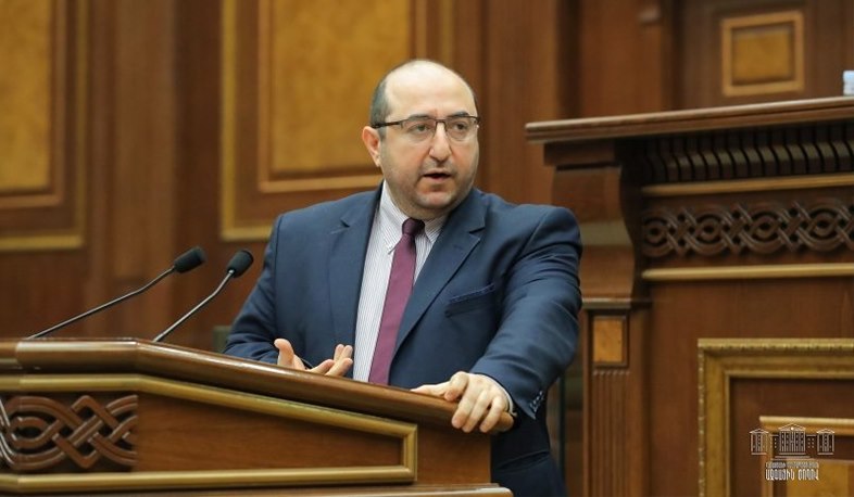 Արտակ Մանուկյանին ԿԲ խորհրդի անդամի թեկնածու առաջադրելու հարցը Աժ հանձնաժողովում ստացավ դրական եզրակացություն
