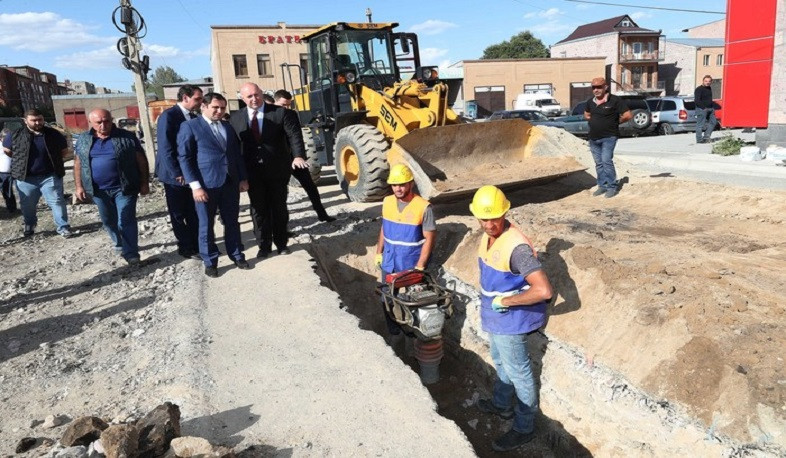 Սուրեն Պապիկյանը հետևել է Գյումրիում ընթացող շինարարական աշխատանքներին