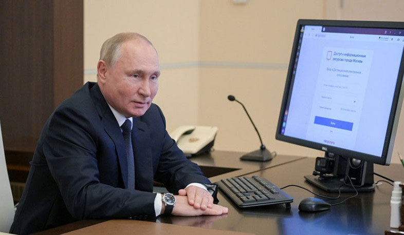 Песков прокомментировал несовпадение даты на часах Путина с днём голосования