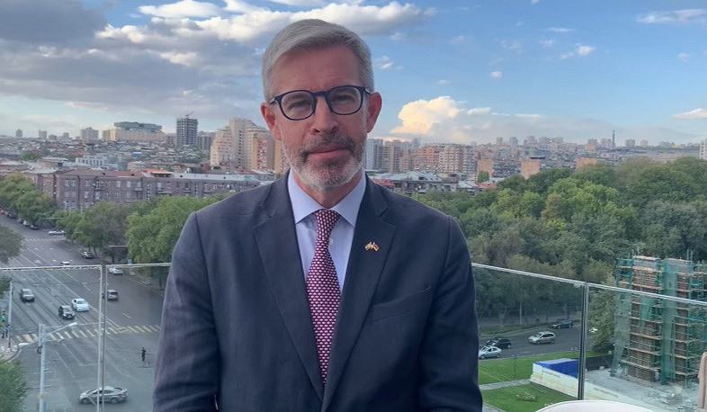 Swedish Ambassador to Armenia congratulates 30th anniversary of Armenian Independence in Armenian