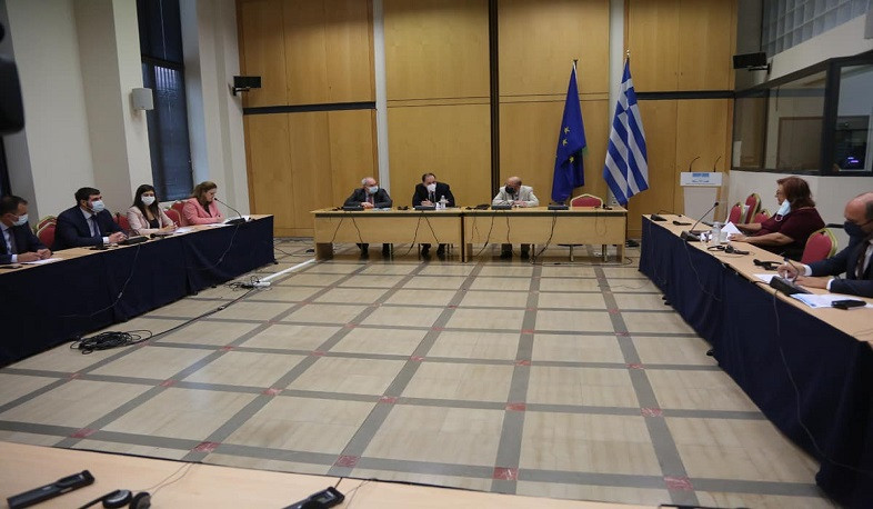 Arman Yeghoyan and Arsen Torosyan met with deputies of Greek Parliament