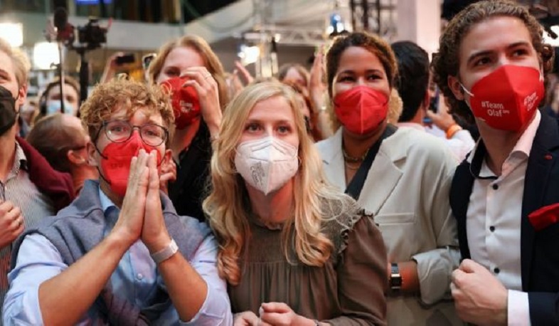 Партия Меркель теряет лидерство по предварительным результатам парламентских выборов