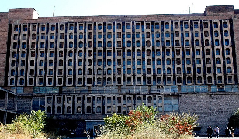 Երևանի ոսկերչական գործարան. քրեական գործեր՝ մասնավորեցման սպասող ու վնասով աշխատող ձեռնարկության շուրջ